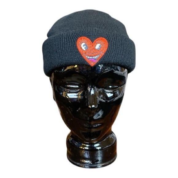 Urban Outfitters NWT Black & Red Keith Haring Knit Laughing Heart Beanie Hat OS - Picture 2 of 9